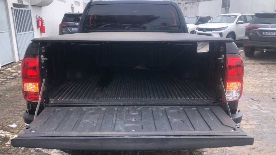 TOYOTA HILUX 2.8 D-4D TURBO DIESEL CD SR 4X4 AUTOM&Aacute;TICA