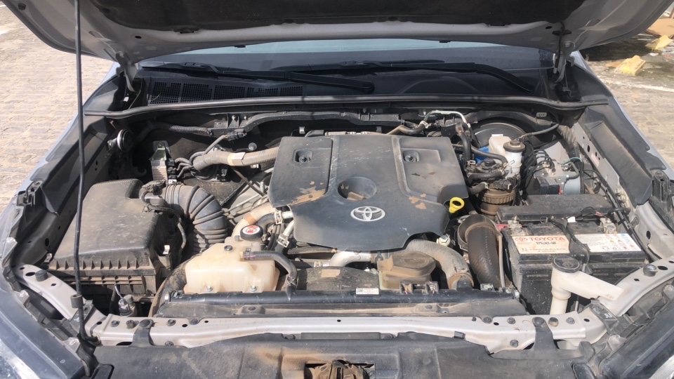 TOYOTA HILUX 2.8 D-4D TURBO DIESEL CD SR 4X4 AUTOM&Aacute;TICA