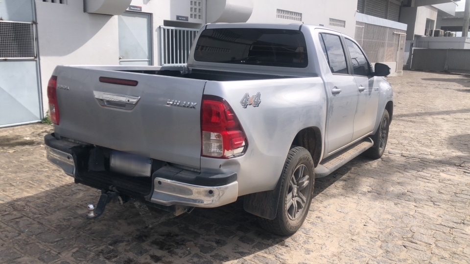 TOYOTA HILUX 2.8 D-4D TURBO DIESEL CD SR 4X4 AUTOM&Aacute;TICA