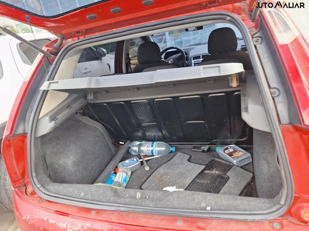 FIAT PUNTO 1.4 8V FLEX 4P MANUAL