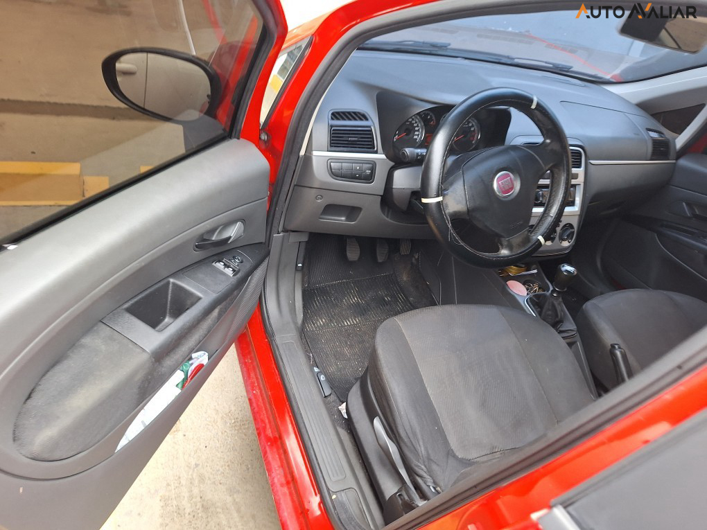 FIAT PUNTO 1.4 8V FLEX 4P MANUAL