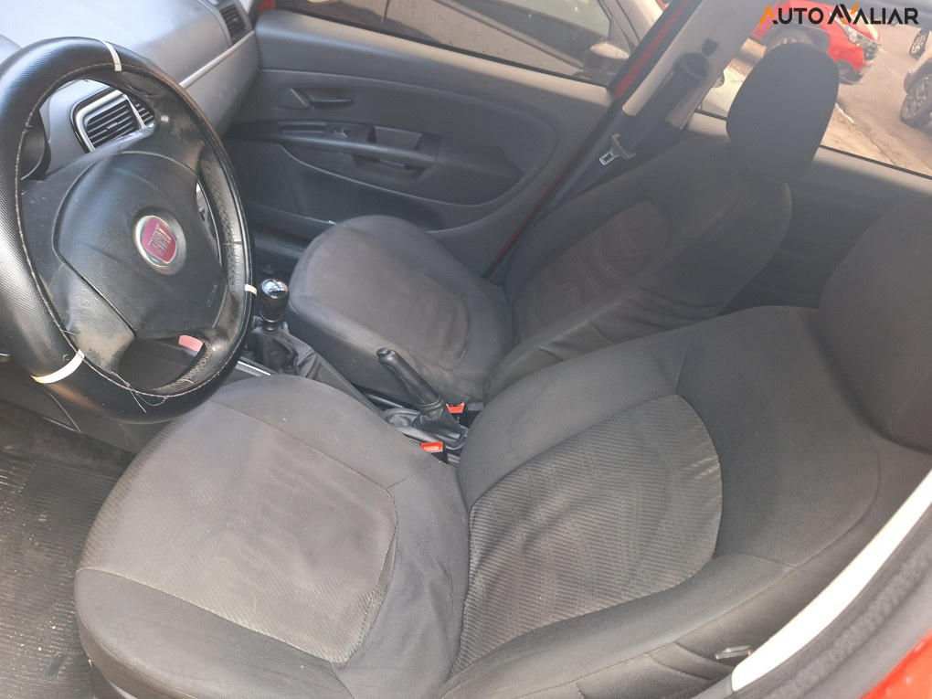 FIAT PUNTO 1.4 8V FLEX 4P MANUAL