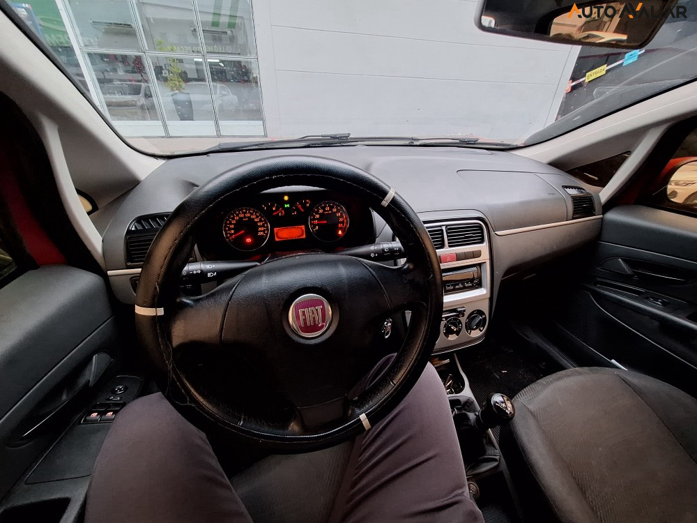 FIAT PUNTO 1.4 8V FLEX 4P MANUAL