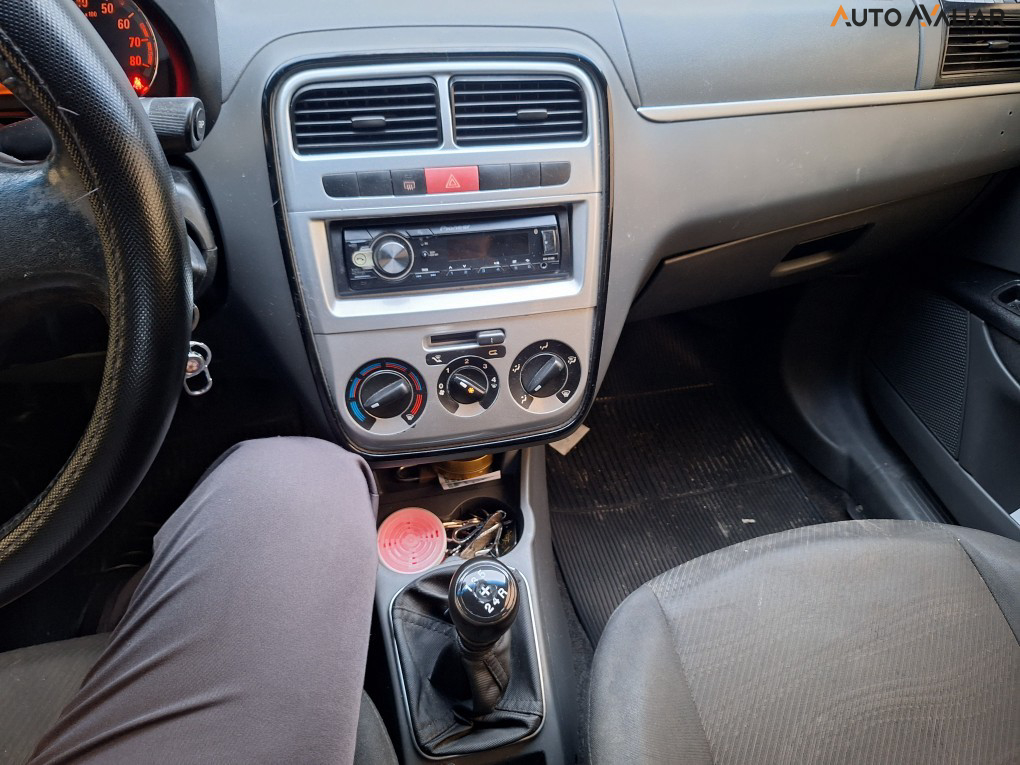 FIAT PUNTO 1.4 8V FLEX 4P MANUAL