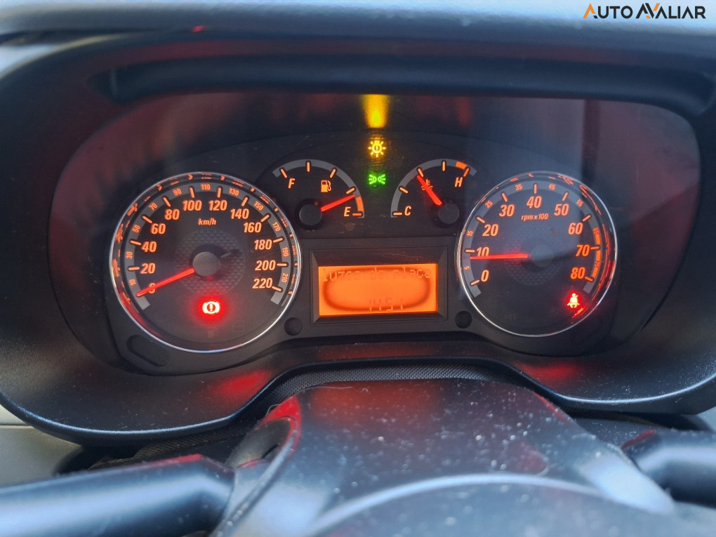 FIAT PUNTO 1.4 8V FLEX 4P MANUAL