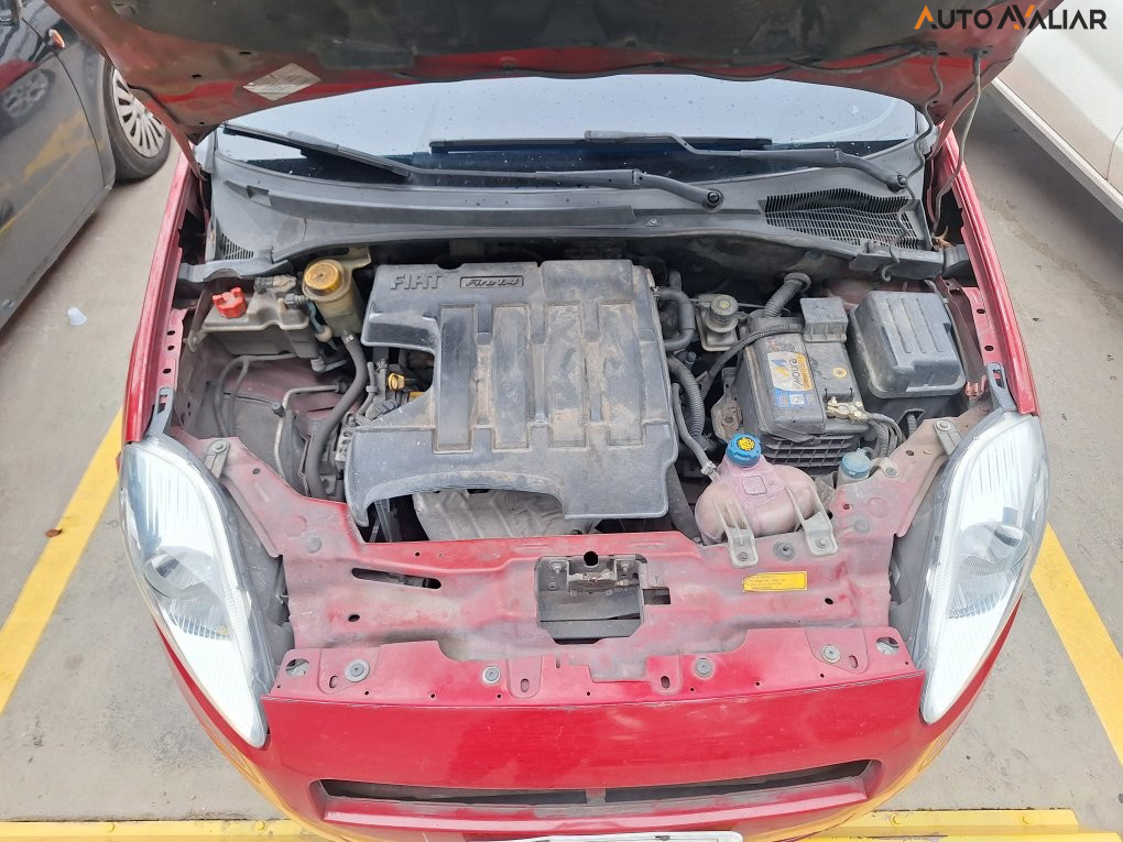 FIAT PUNTO 1.4 8V FLEX 4P MANUAL