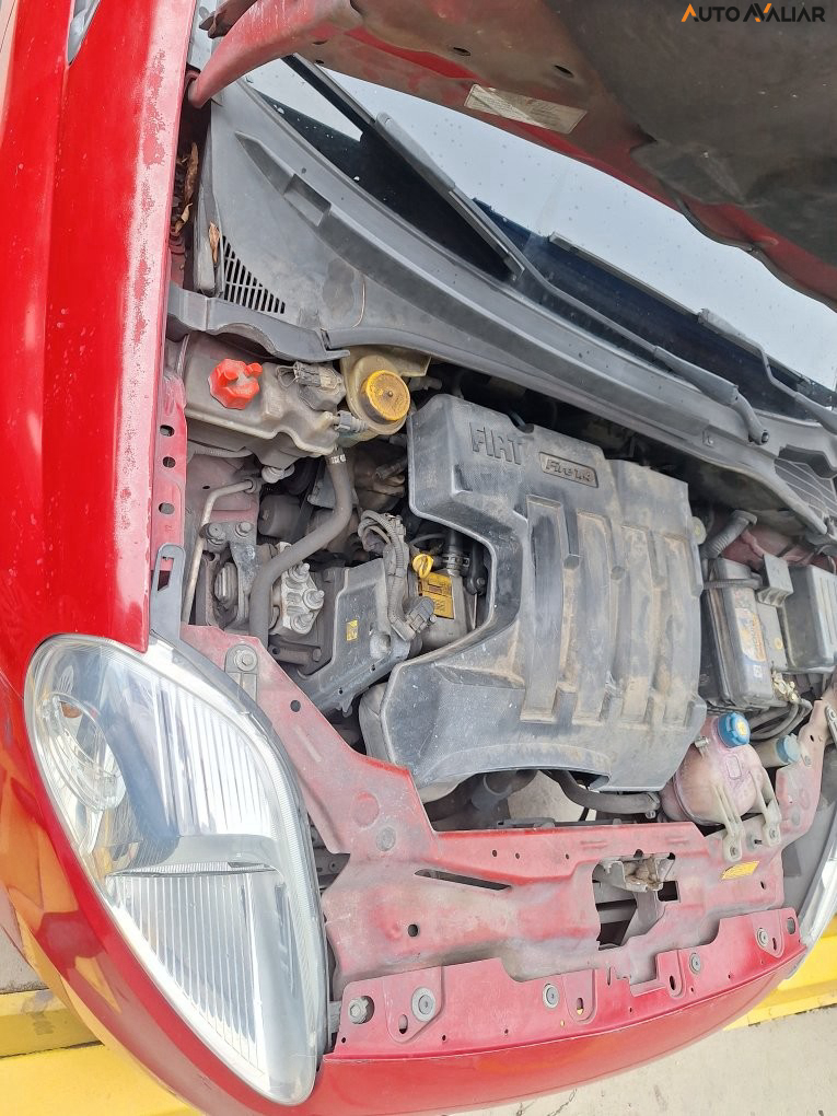 FIAT PUNTO 1.4 8V FLEX 4P MANUAL