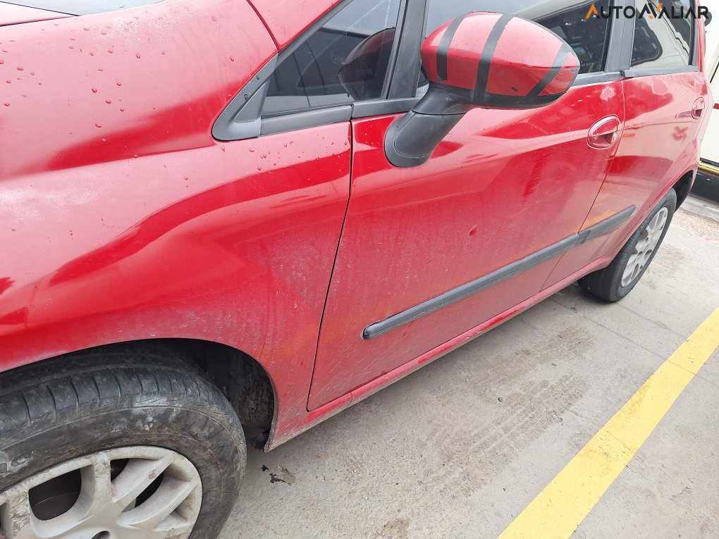 FIAT PUNTO 1.4 8V FLEX 4P MANUAL