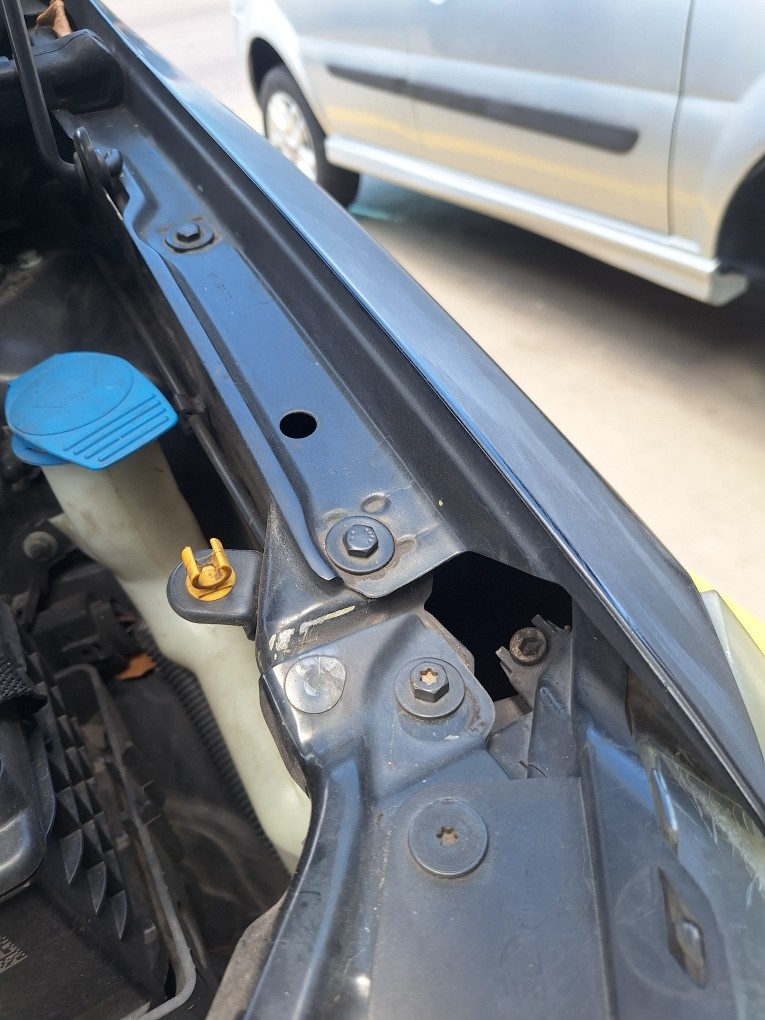 VOLKSWAGEN FOX 1.0 MI 8V FLEX 4P MANUAL