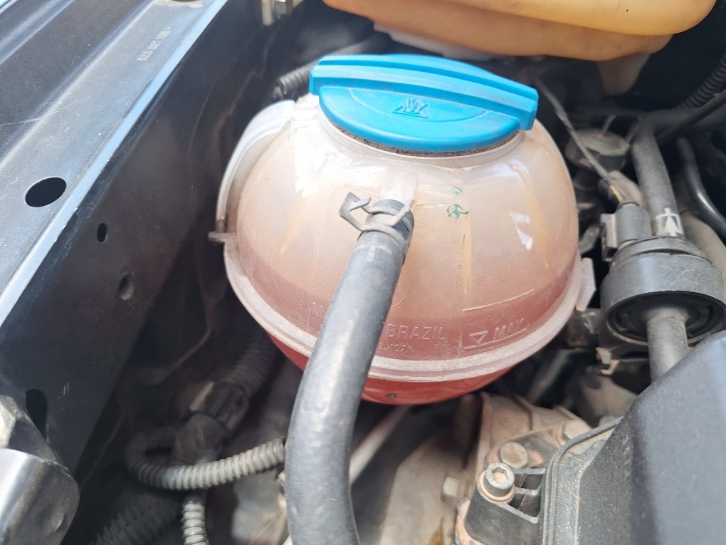 VOLKSWAGEN FOX 1.0 MI 8V FLEX 4P MANUAL