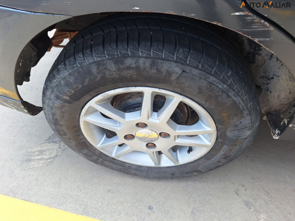 FORD FIESTA 1.6 MPI SEDAN 8V FLEX 4P MANUAL