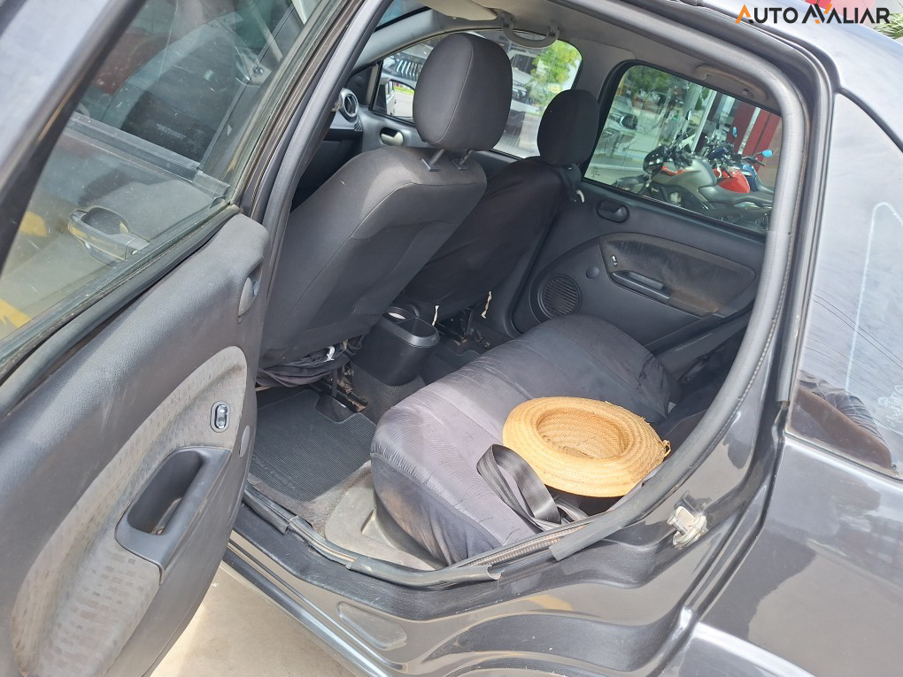 FORD FIESTA 1.6 MPI SEDAN 8V FLEX 4P MANUAL