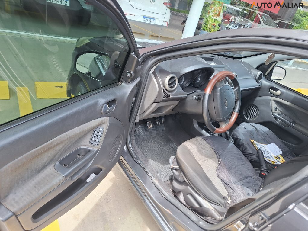 FORD FIESTA 1.6 MPI SEDAN 8V FLEX 4P MANUAL