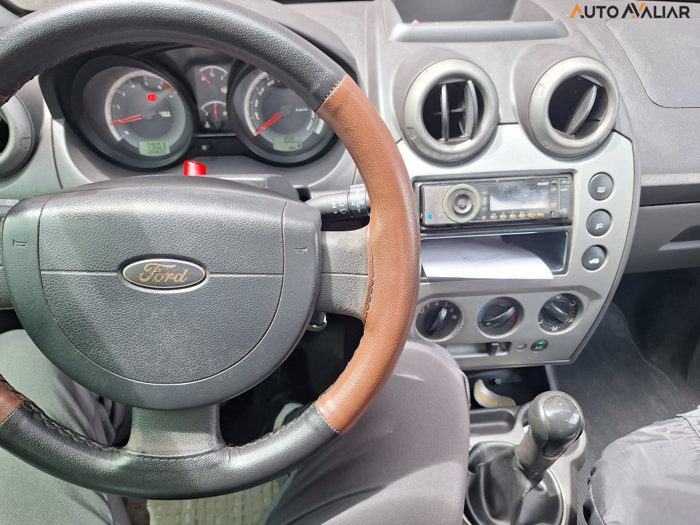 FORD FIESTA 1.6 MPI SEDAN 8V FLEX 4P MANUAL