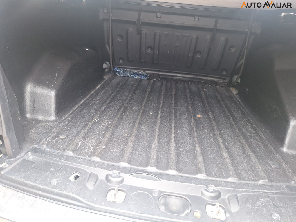 FIAT TORO 2.4 16V MULTIAIR FLEX FREEDOM AT9