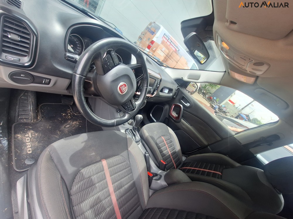 FIAT TORO 2.4 16V MULTIAIR FLEX FREEDOM AT9