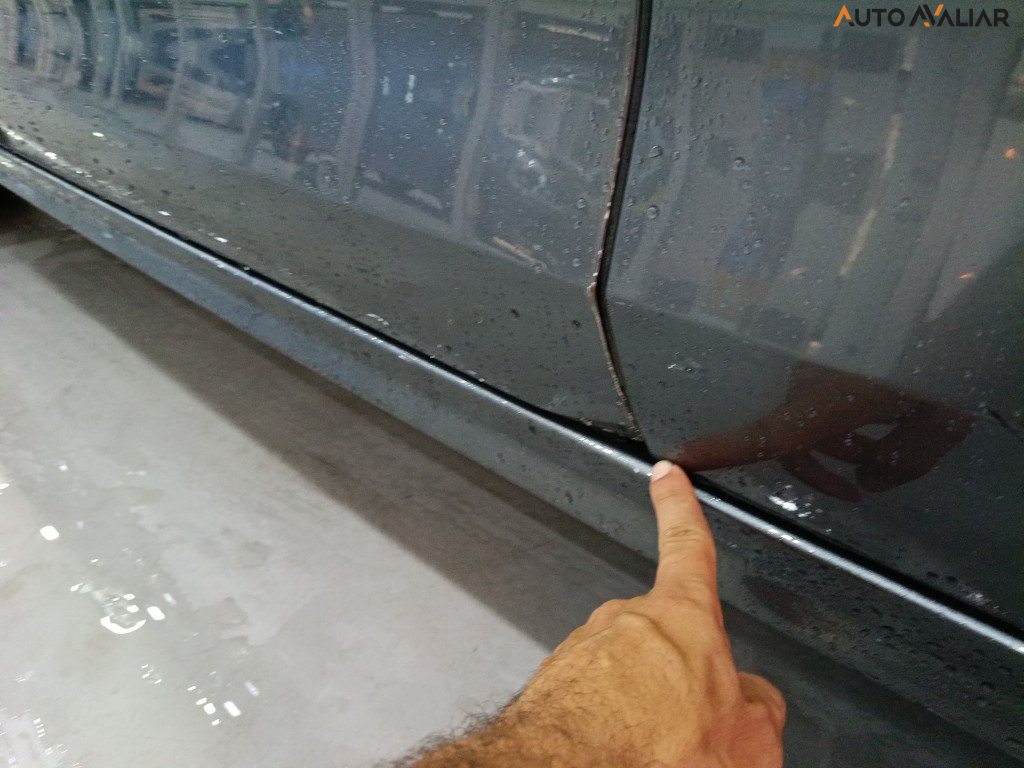 VOLKSWAGEN JETTA 2.0 COMFORTLINE FLEX 4P TIPTRONIC