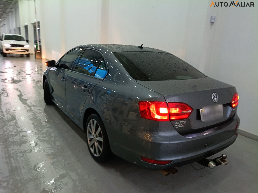 VOLKSWAGEN JETTA 2.0 COMFORTLINE FLEX 4P TIPTRONIC