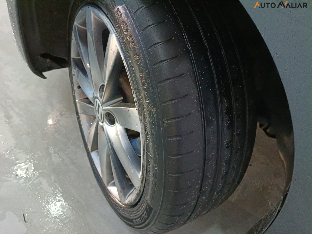 VOLKSWAGEN JETTA 2.0 COMFORTLINE FLEX 4P TIPTRONIC