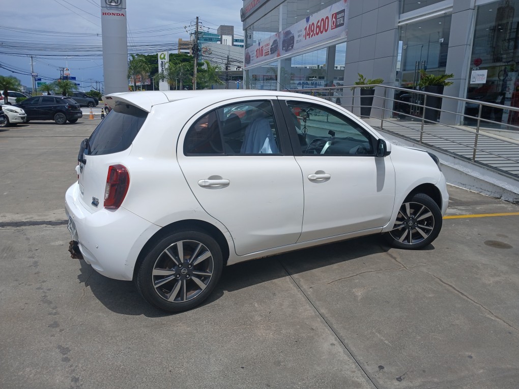 NISSAN MARCH 1.6 SL 16V FLEXSTART 4P XTRONIC