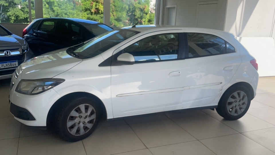 CHEVROLET ONIX 1.4 MPFI LT 8V FLEX 4P AUTOMATICO