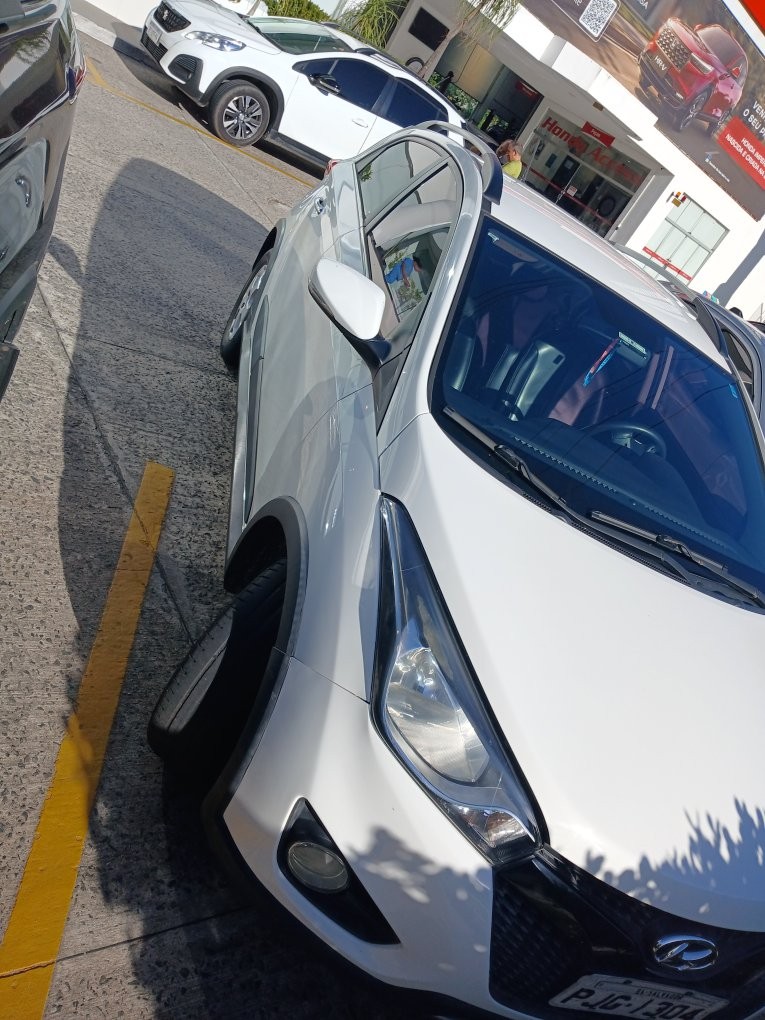 HYUNDAI HB20X 1.6 16V PREMIUM FLEX 4P AUTOMATICO