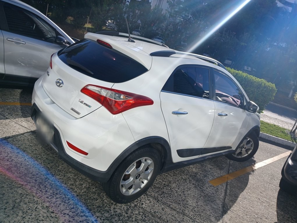 HYUNDAI HB20X 1.6 16V PREMIUM FLEX 4P AUTOMATICO