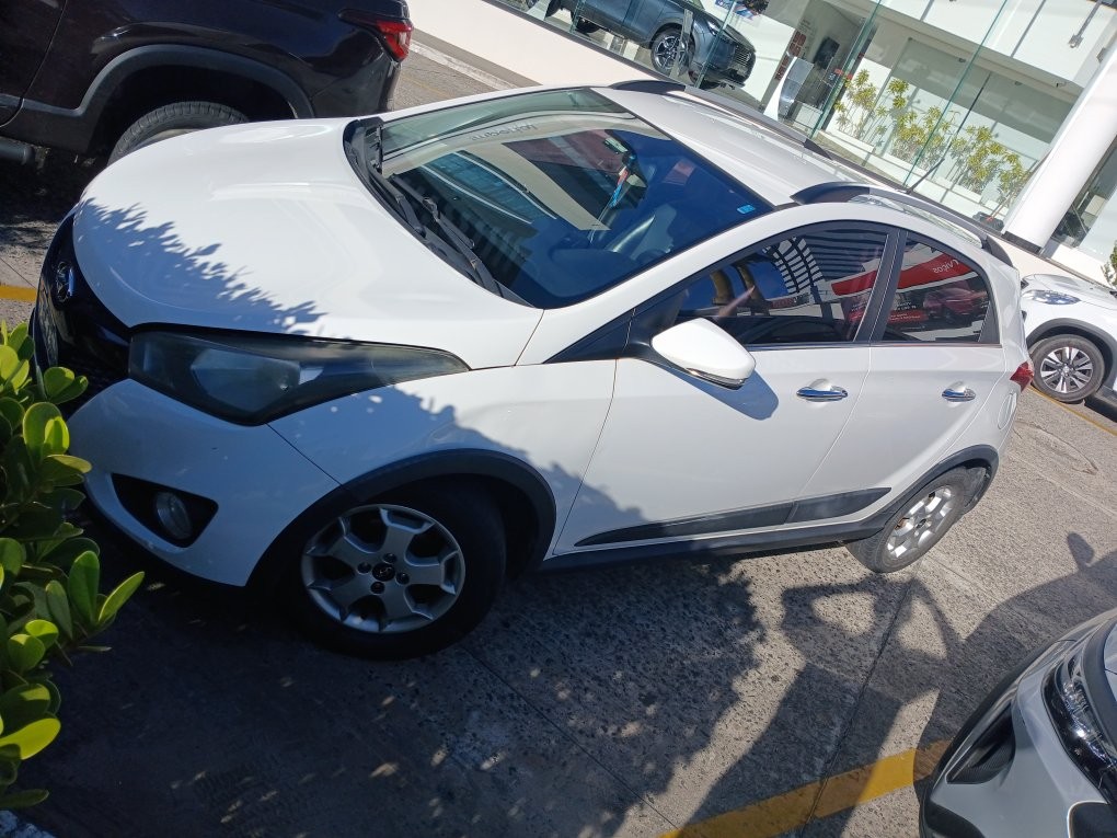 HYUNDAI HB20X 1.6 16V PREMIUM FLEX 4P AUTOMATICO