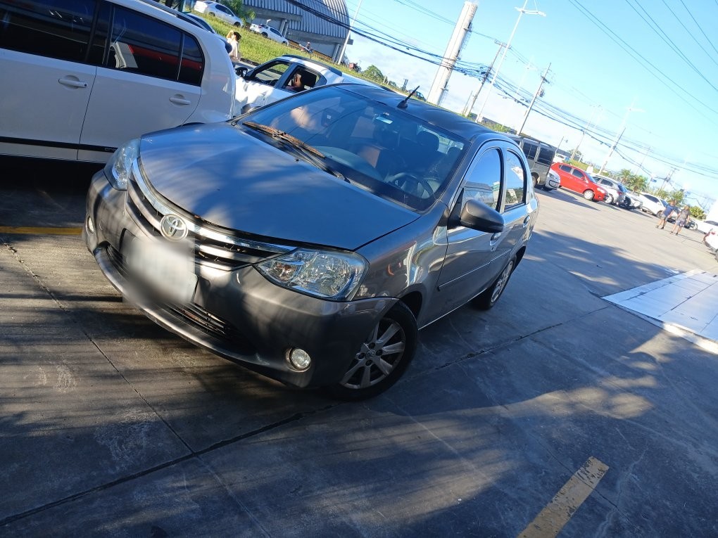 TOYOTA ETIOS 1.5 XLS SEDAN 16V FLEX 4P AUTOMATICO