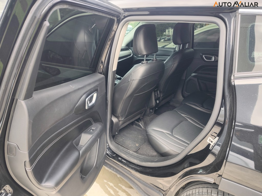 JEEP COMPASS 1.3 T270 TURBO FLEX LONGITUDE AT6