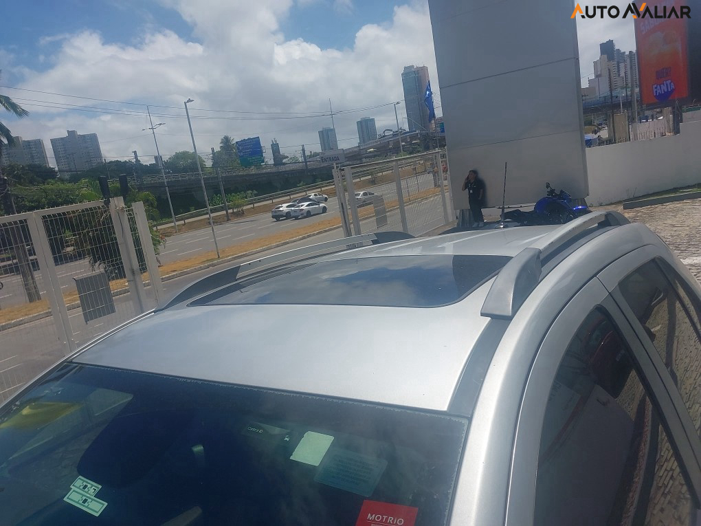 CHEVROLET TRACKER 1.8 MPFI LTZ 4X2 16V FLEX 4P AUTOMATICO