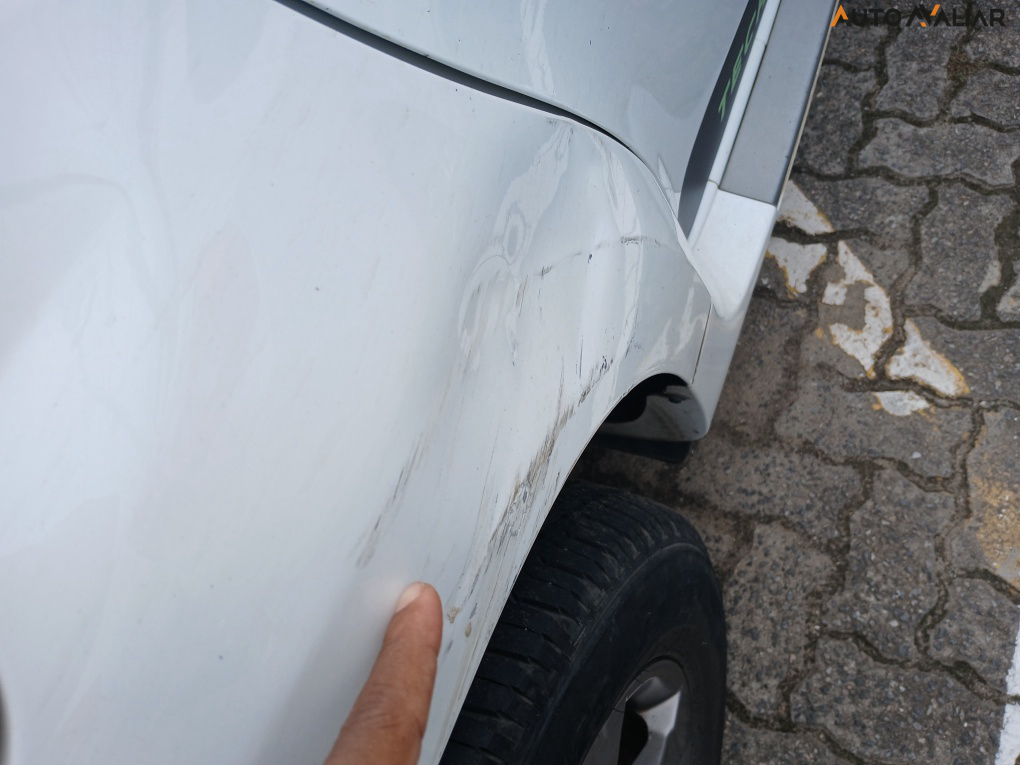 RENAULT DUSTER 2.0 DYNAMIQUE 4X2 16V FLEX 4P AUTOMATICO