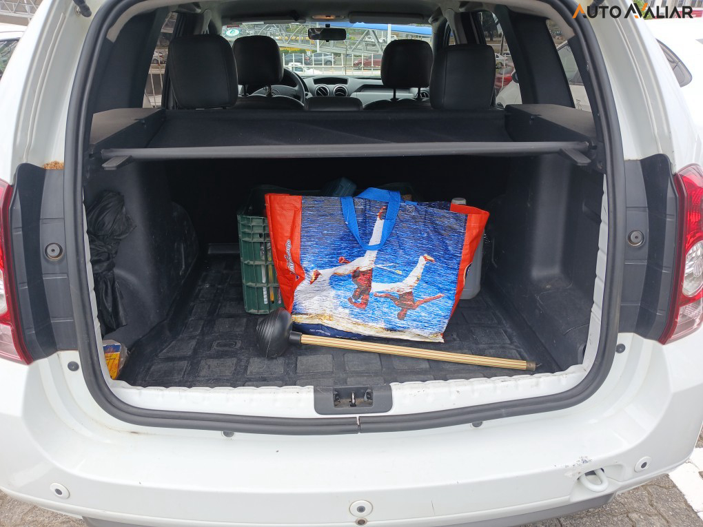 RENAULT DUSTER 2.0 DYNAMIQUE 4X2 16V FLEX 4P AUTOMATICO