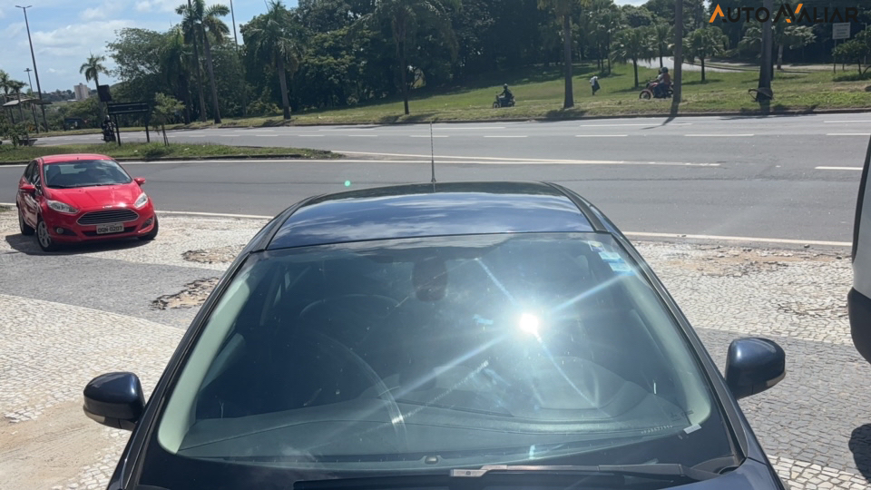 FORD FOCUS 2.0 TITANIUM SEDAN 16V FLEX 4P POWERSHIFT