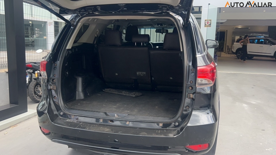 TOYOTA HILUX SW4 2.8 SRX 4X4 16V TURBO INTERCOOLER DIESEL 4P AUTOMATICO