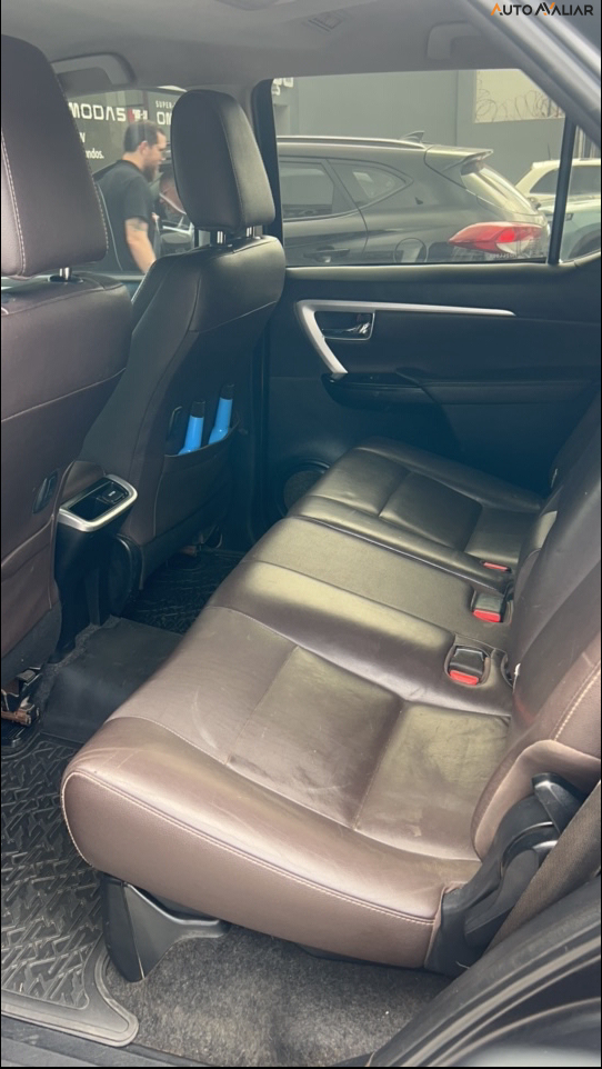 TOYOTA HILUX SW4 2.8 SRX 4X4 16V TURBO INTERCOOLER DIESEL 4P AUTOMATICO