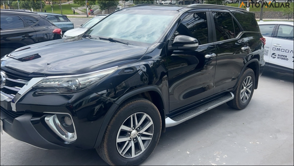 TOYOTA HILUX SW4 2.8 SRX 4X4 16V TURBO INTERCOOLER DIESEL 4P AUTOMATICO