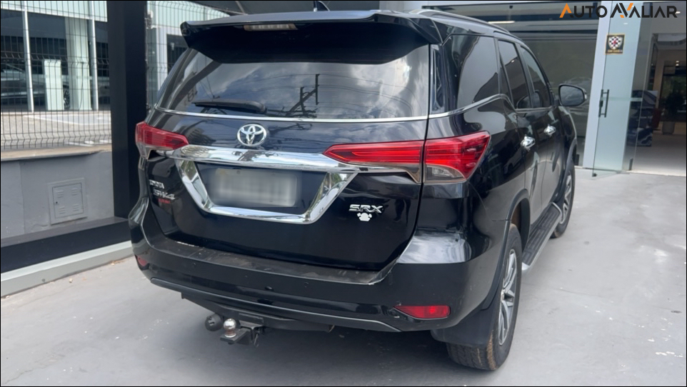 TOYOTA HILUX SW4 2.8 SRX 4X4 16V TURBO INTERCOOLER DIESEL 4P AUTOMATICO