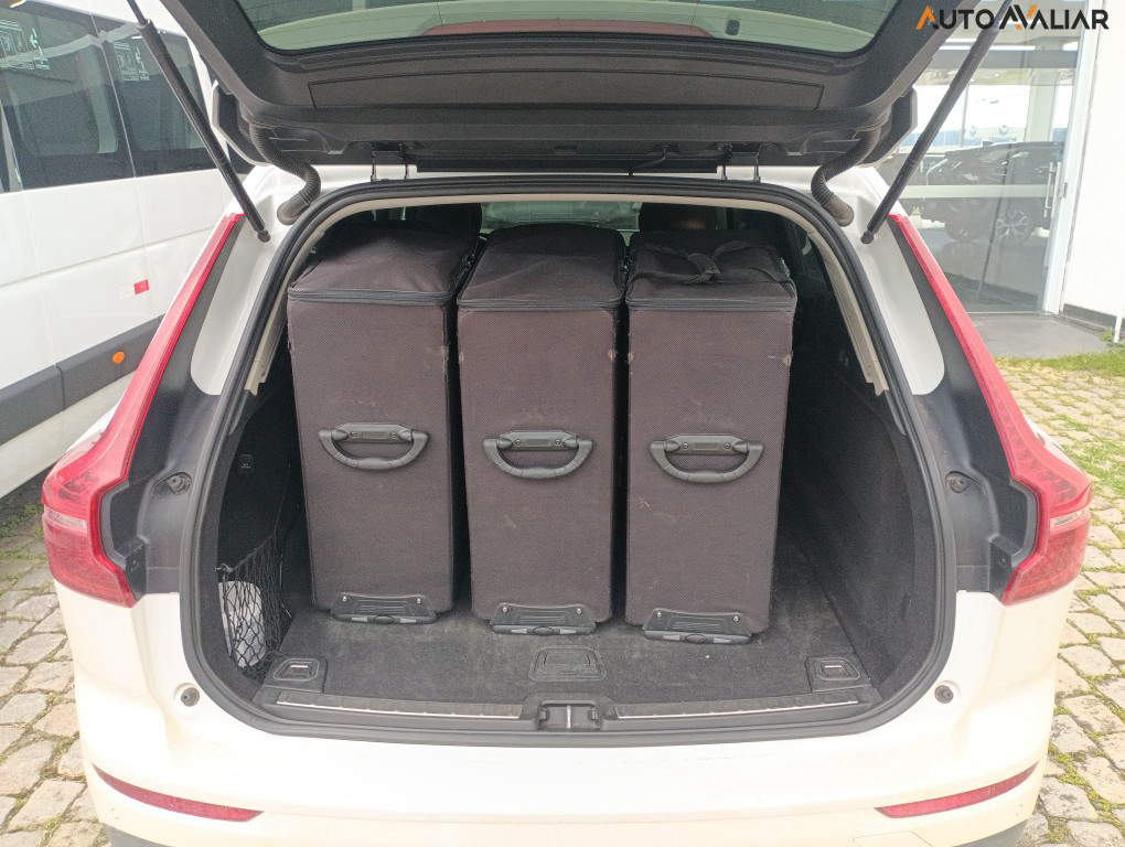 VOLVO XC60 2.0 T5 GASOLINA MOMENTUM AWD GEARTRONIC