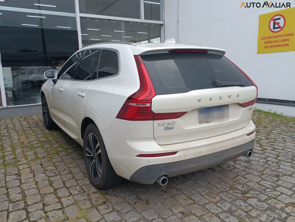 VOLVO XC60 2.0 T5 GASOLINA MOMENTUM AWD GEARTRONIC