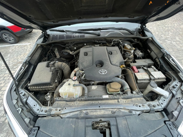 TOYOTA HILUX SW4 2.8 D-4D TURBO DIESEL SRX 7L 4X4 AUTOM&Aacute;TICO