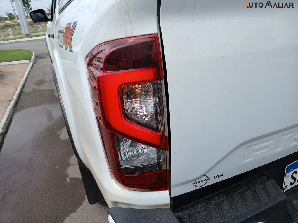 NISSAN FRONTIER 2.3 16V TURBO DIESEL PRO4X CD 4X4 AUTOM&Aacute;TICO