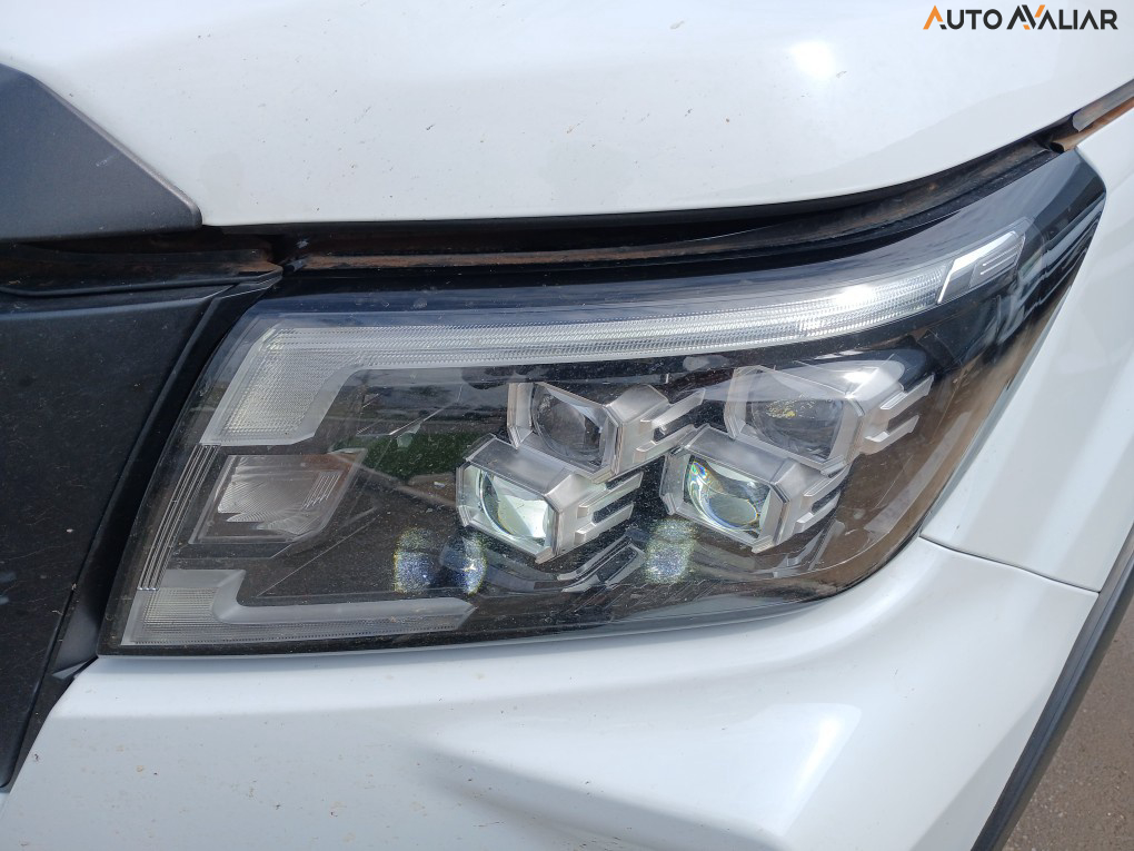 NISSAN FRONTIER 2.3 16V TURBO DIESEL PRO4X CD 4X4 AUTOM&Aacute;TICO