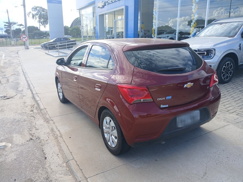 CHEVROLET ONIX 1.0 MPFI LT 8V FLEX 4P MANUAL