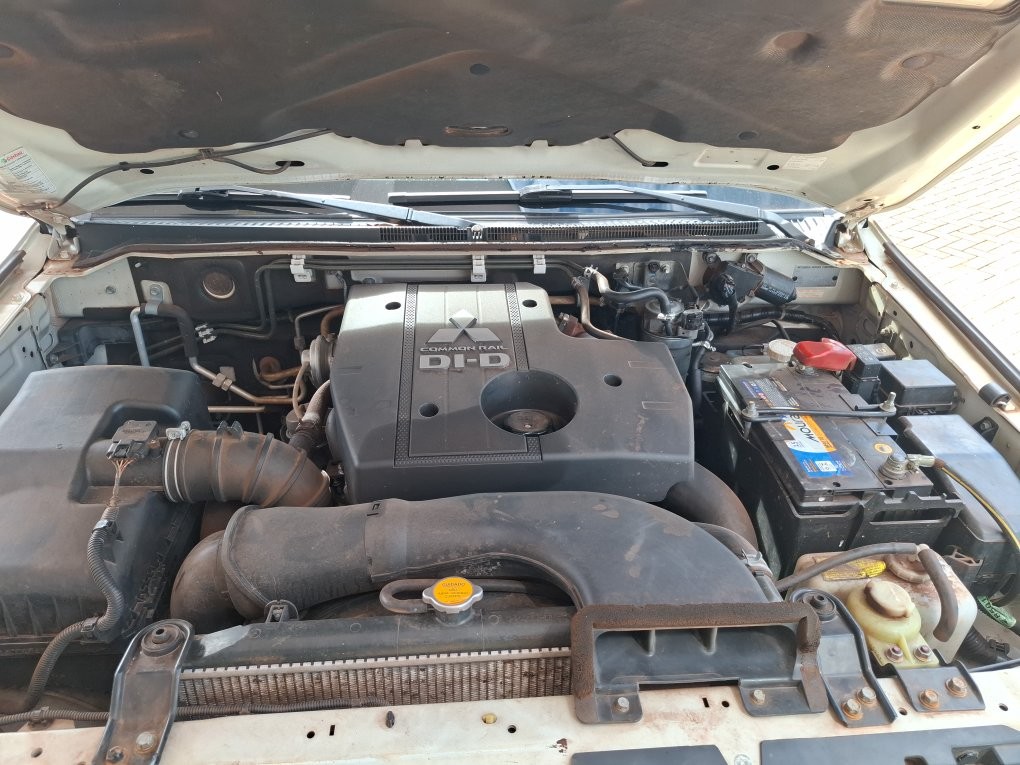 MITSUBISHI PAJERO 3.2 HPE FULL 4X4 T.I DIES. 5P AUT