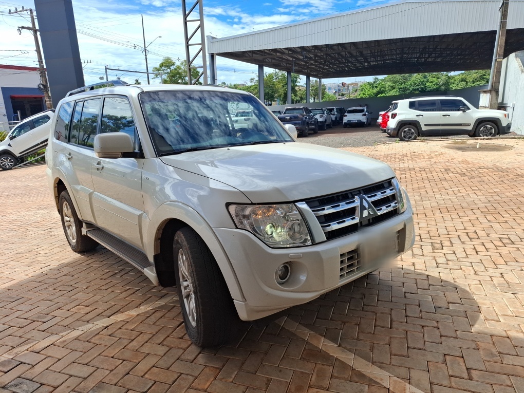 MITSUBISHI PAJERO 3.2 HPE FULL 4X4 T.I DIES. 5P AUT