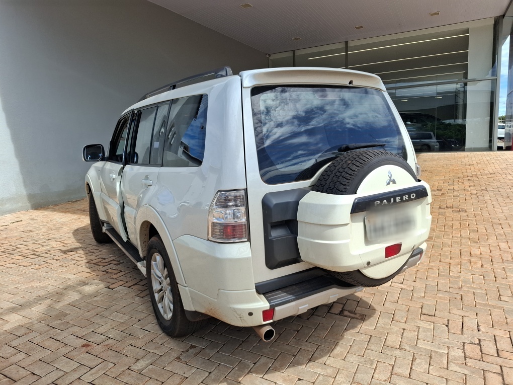 MITSUBISHI PAJERO 3.2 HPE FULL 4X4 T.I DIES. 5P AUT