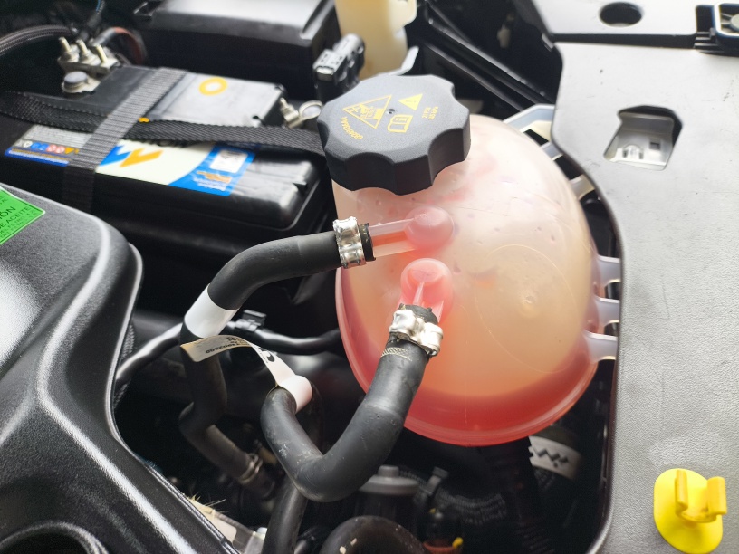 JEEP COMMANDER 2.0 TD380 TURBO DIESEL OVERLAND AT9