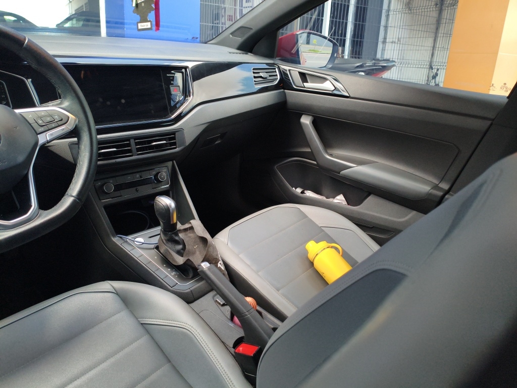 VOLKSWAGEN NIVUS 1.0 200 TSI TOTAL FLEX HIGHLINE AUTOM&Aacute;TICO