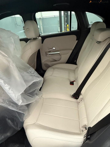 MERCEDES-BENZ GLA 200 PROGRESSIVE 1.3 TB 16V AUT.(HIB)